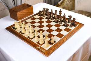 Club-Schachspiel <br>aus Palisanderholz