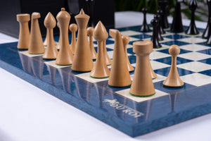 Modernes Kunst-Schachspiel <br>aus Eschenmaserholz