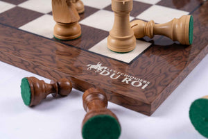 Monarchisches Schachspiel aus <br>Walnussholz (Hochglanz)