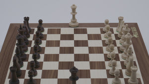 Schachspiel Royal aus <br>Ahorn- und Nussbaumholz