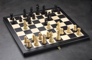 Modernes Schachspiel <br>Schwarz & Ahorn
