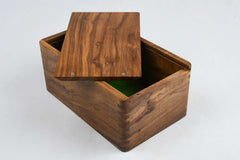 Box Schachfiguren <br>aus exotischem Seshamholz
