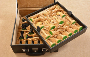 Box Schachfiguren schachbretter