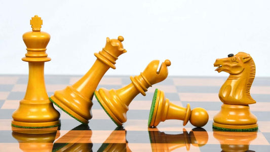 Traditionelles Schachspiel <br>aus Holz
