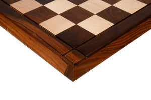 Schachbrett aus Massivholz schach