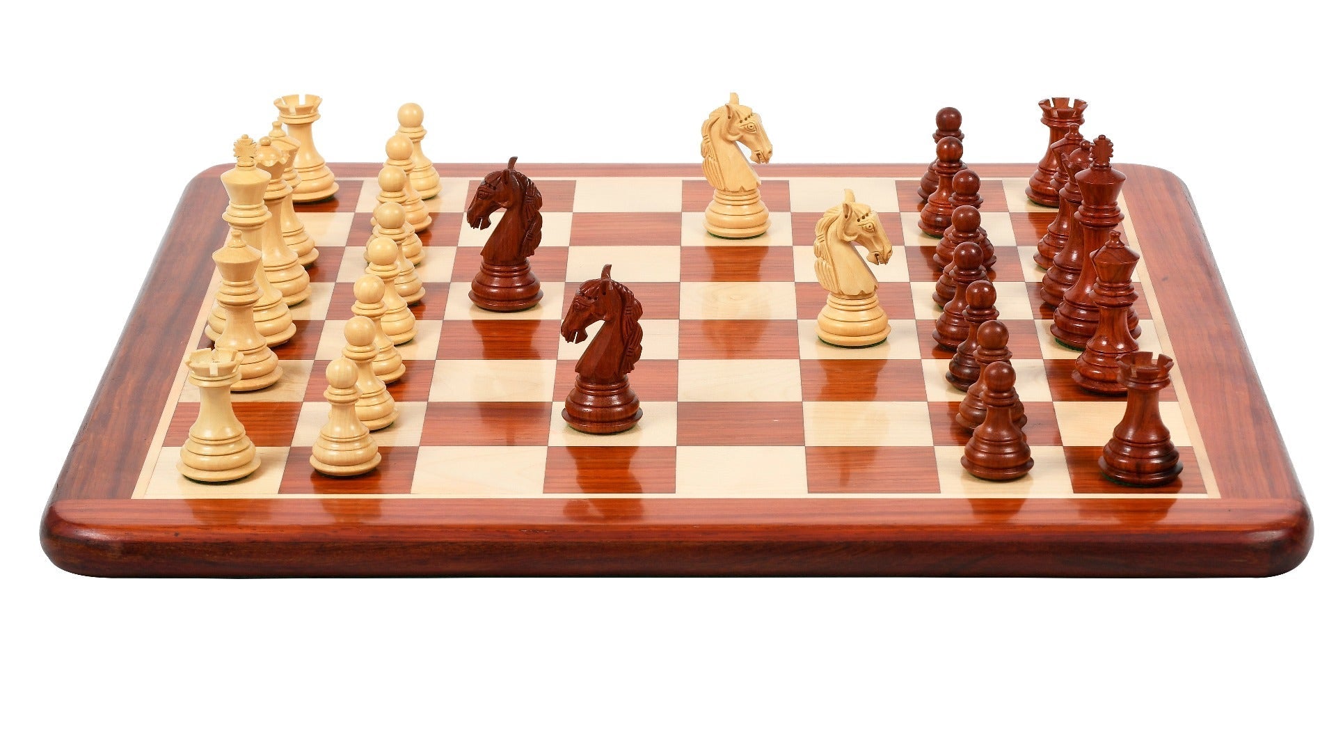 Große Schachfiguren <br>aus Holz