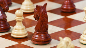 Große Schachfiguren <br>aus Holz