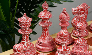 schöne Künste rot-weiße Schachfiguren 