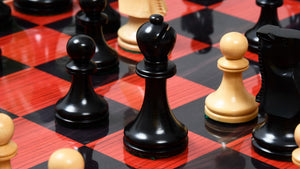 Englische Schachfiguren spiele