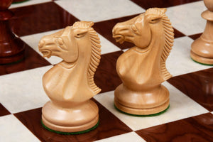 Geschnitztes Schachspiel ebenholz