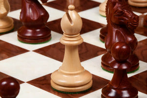Geschnitztes Schachspiel schach
