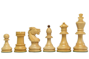 Klassische Schachfiguren aus exotischem 