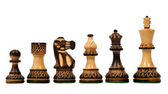 Außergewöhnliche Schachfiguren <br>aus verbranntem Holz