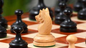 schachfiguren rot edelholz