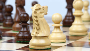 schachfiguren holz modern schachbrett