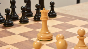 Modernes Schachbrett <br>aus Walnussholz