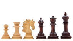Handgeschnitzte orientalische <br>Schachfiguren aus Edelholz