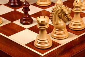 Alte Schachfiguren Holz brett