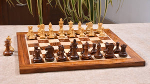 Handgemachtes Schachspiel spiele