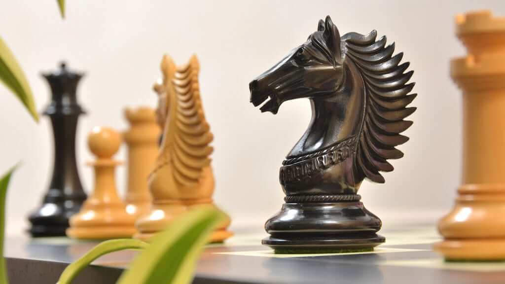 schachfiguren design reisen