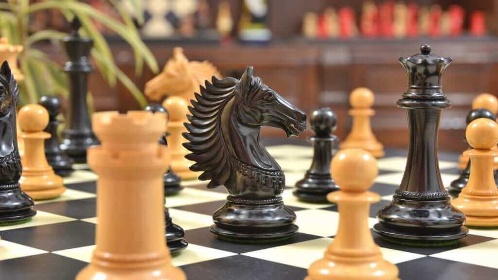 schachfiguren design holz spiele