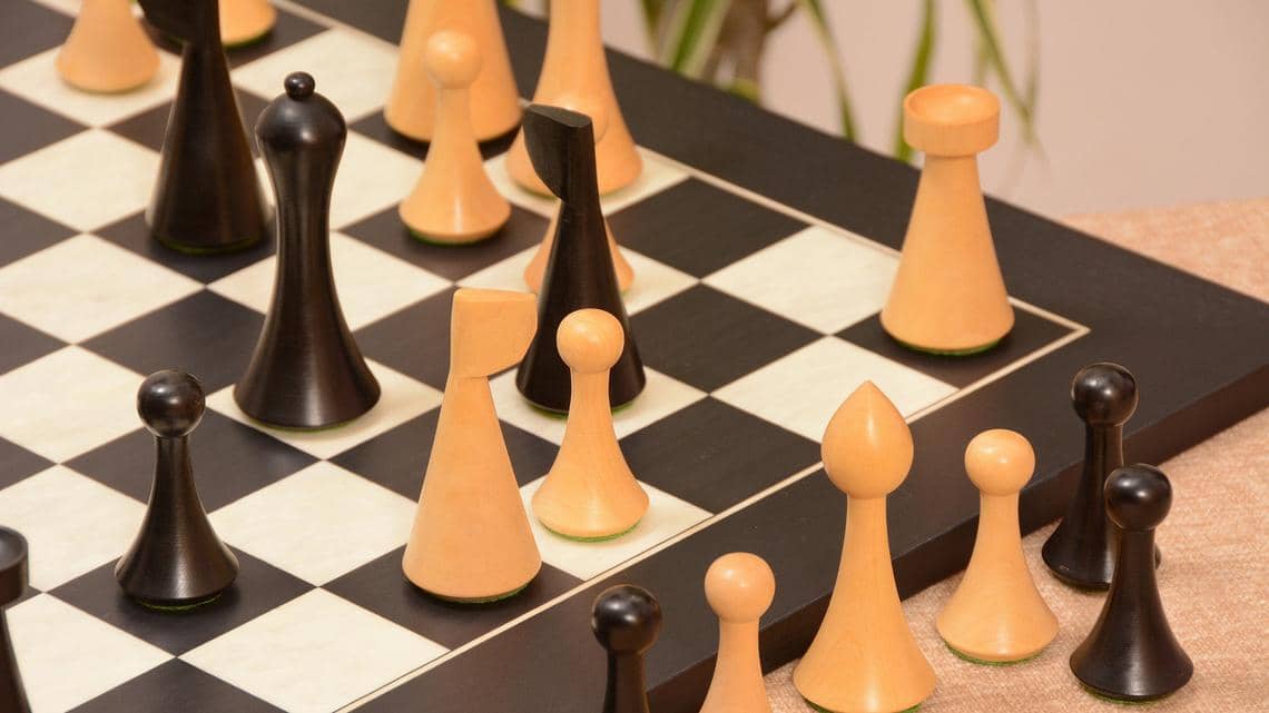 Minimalistische Schachfiguren tische