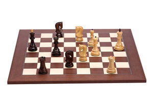 Russische Schachfiguren schach