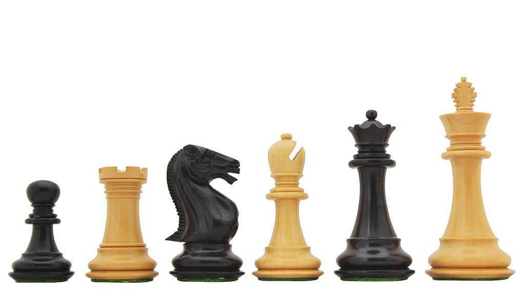Vintage-Schachfiguren eben